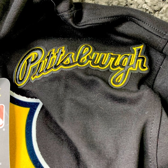 Men's Pittsburgh Pirates Pro Standard Black Championship Pullover Hoodie - Picture 12 of 16